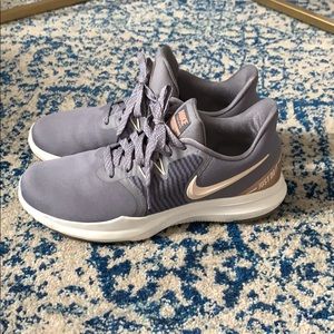 Worn once Nike training in season tr8 size 7